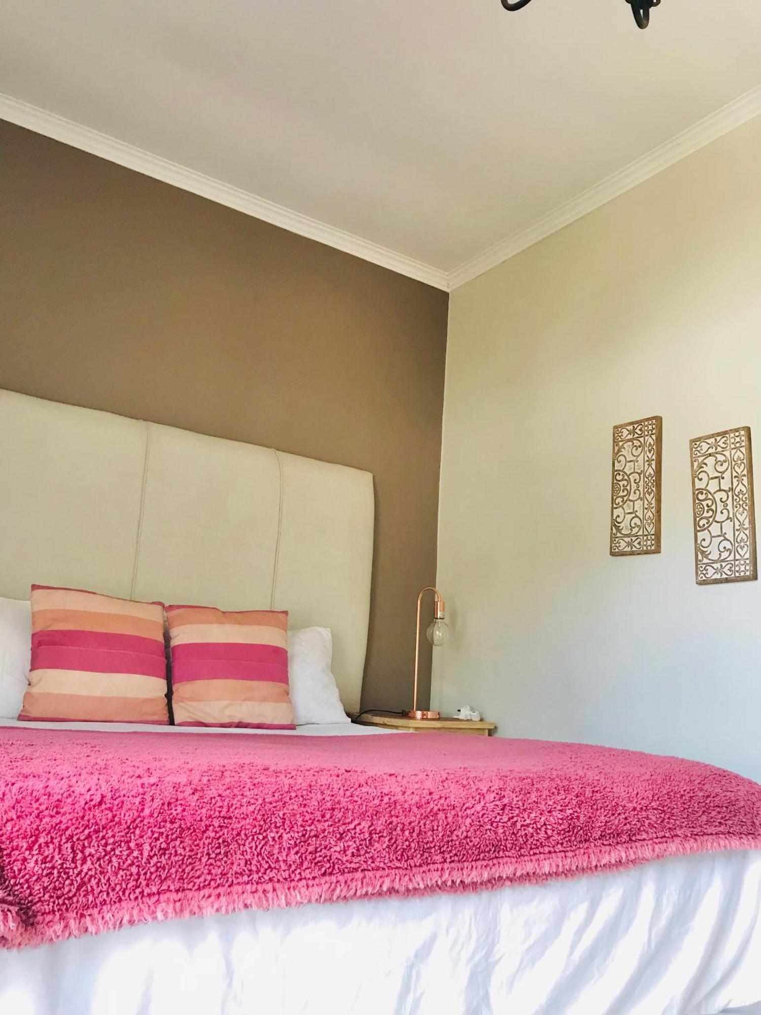 צומב Travel North Guesthouse חדר תמונה
